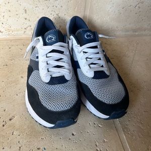 PSU NCAA Penn State Nike AirMaxes LIMITED EDITION RARE M 9.5 W 11